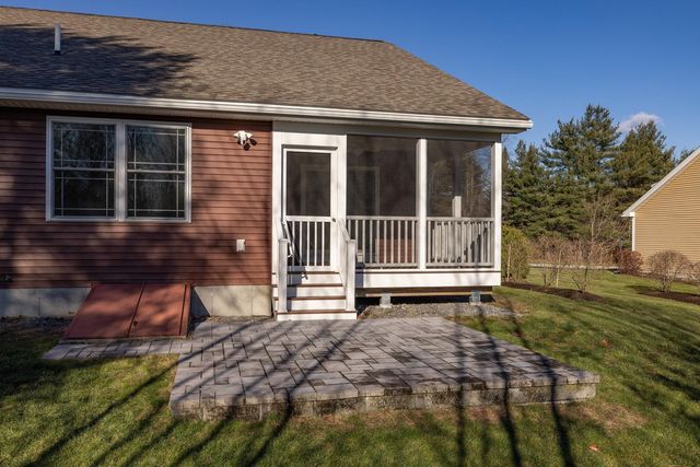 3 Wilson Way, Brentwood, NH 03833