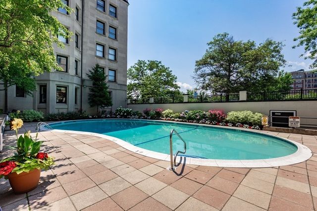 416 Commonwealth Ave 611, Boston, MA 02215