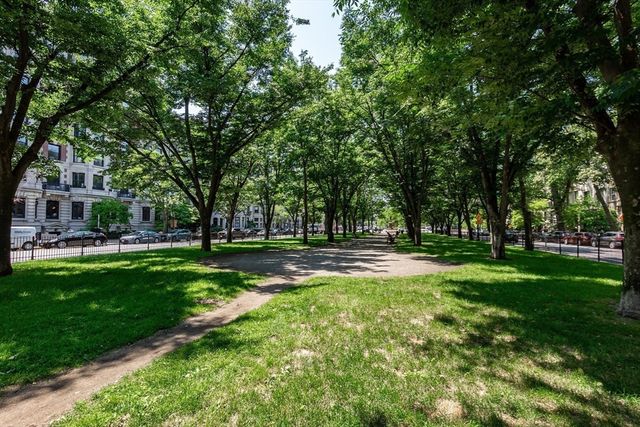 416 Commonwealth Ave 611, Boston, MA 02215
