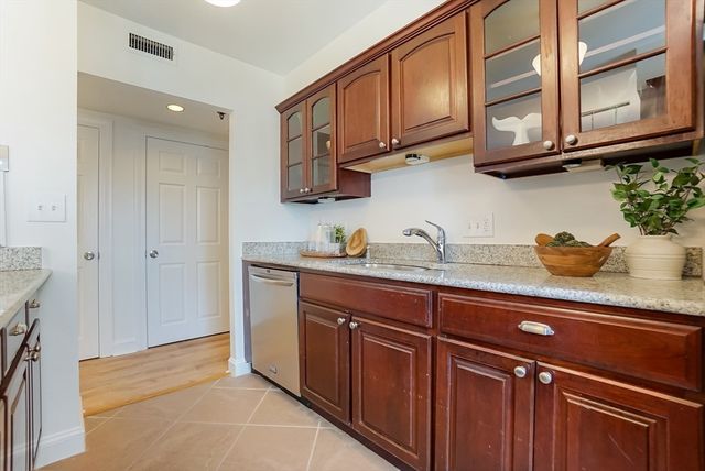 416 Commonwealth Ave 611, Boston, MA 02215