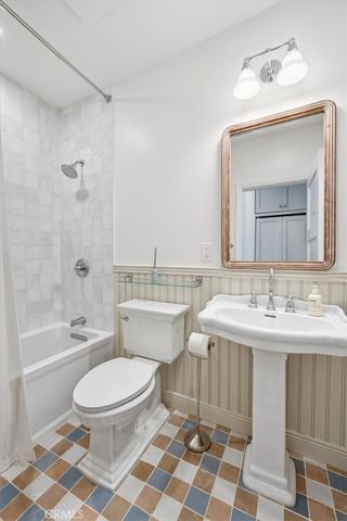 6426 W 82nd Street, Los Angeles, CA 90045