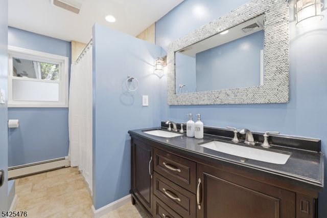 52 Smithtown Rd, Mount Olive Twp., NJ 07828