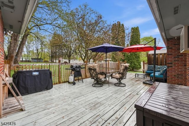 52 Smithtown Rd, Mount Olive Twp., NJ 07828