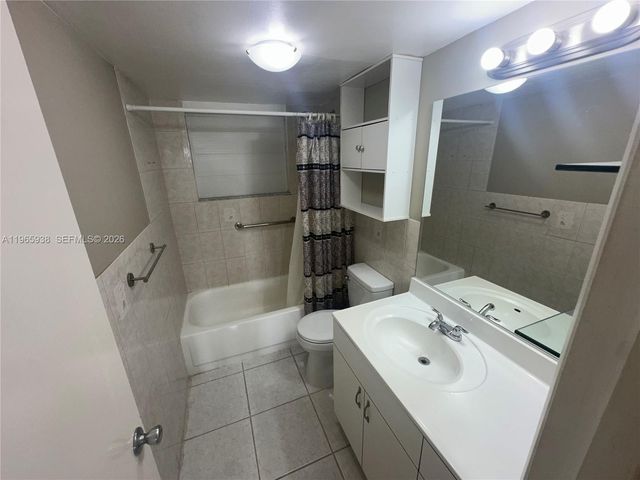 12590 NE 16th Ave 509, North Miami, FL 33161