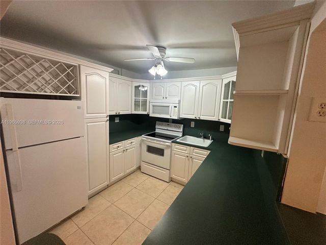 12590 NE 16th Ave 509, North Miami, FL 33161