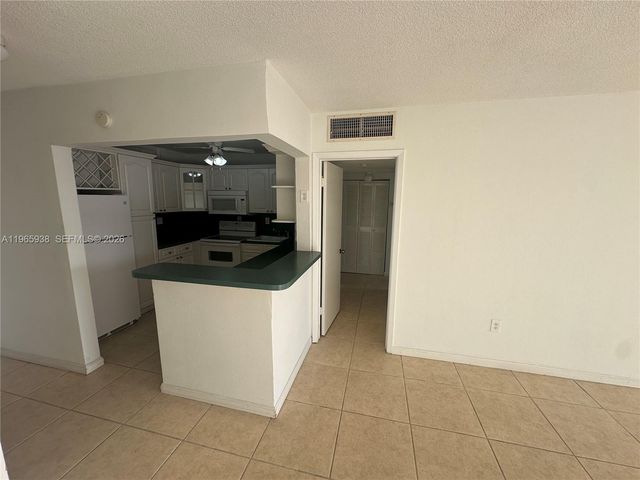 12590 NE 16th Ave 509, North Miami, FL 33161