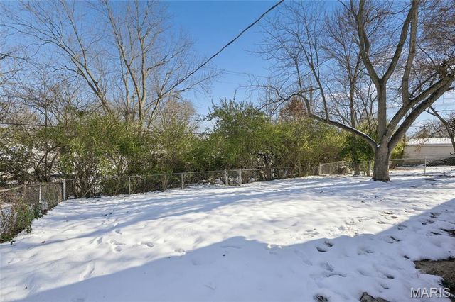 9820 Lorna Lane, St Louis, MO 63136