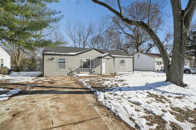 9820 Lorna Lane, St Louis, MO 63136