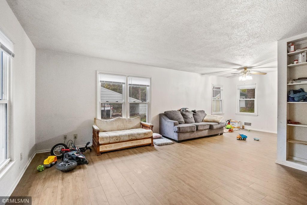 985 Cypress Street, Saint Paul, MN 55106 — photo 3