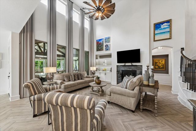 192 Somerset Point Boulevard, Montgomery, TX 77316