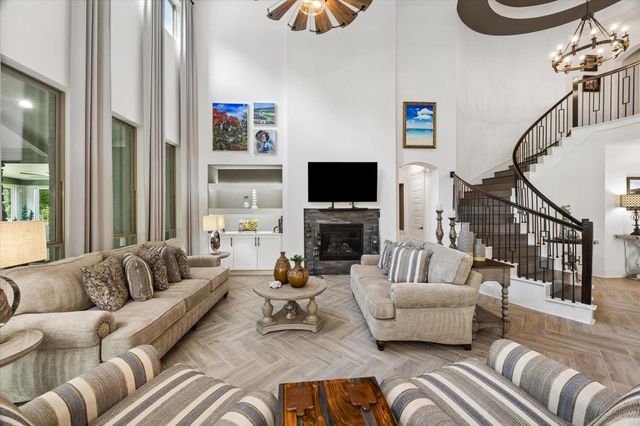 192 Somerset Point Boulevard, Montgomery, TX 77316