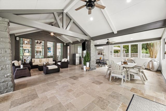 192 Somerset Point Boulevard, Montgomery, TX 77316