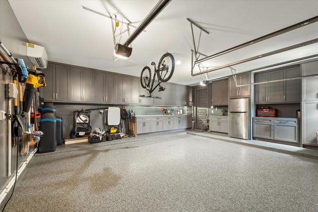 192 Somerset Point Boulevard, Montgomery, TX 77316