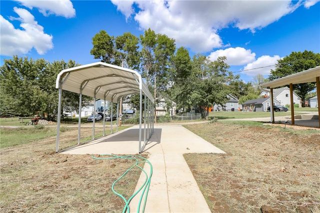 325 W Market Street, Warrensburg, MO 64093