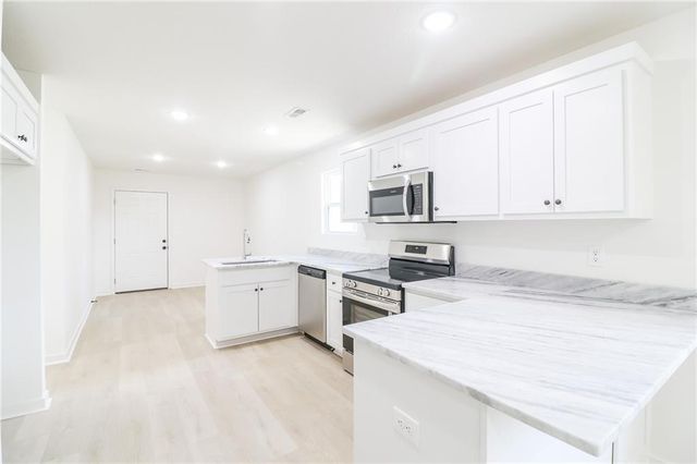 325 W Market Street, Warrensburg, MO 64093