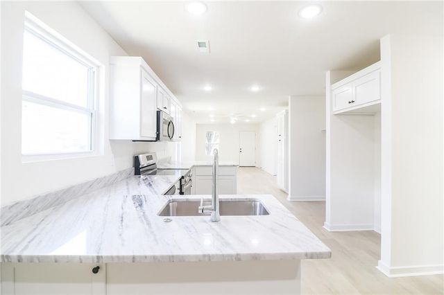 325 W Market Street, Warrensburg, MO 64093