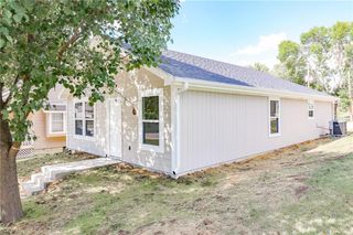 325 W Market Street, Warrensburg, MO 64093