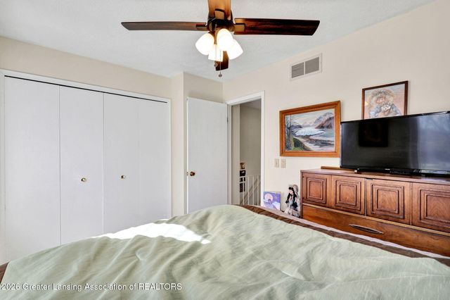 2036 Blue Lac Drive, Haslett, MI 48840