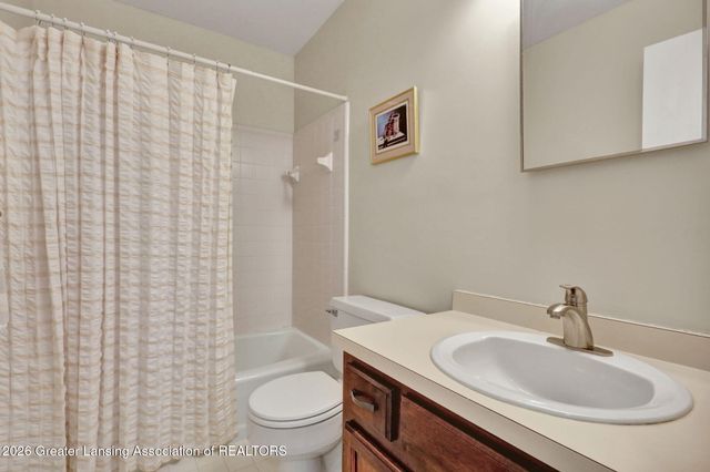 2036 Blue Lac Drive, Haslett, MI 48840