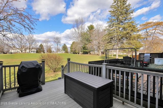 2036 Blue Lac Drive, Haslett, MI 48840