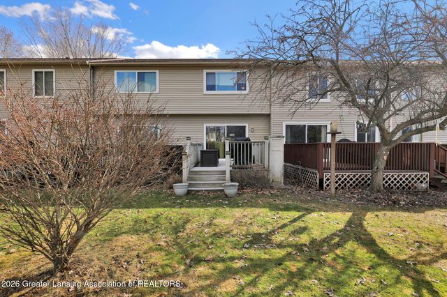 2036 Blue Lac Drive, Haslett, MI 48840