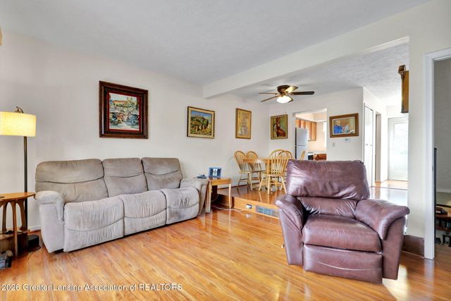 2036 Blue Lac Drive, Haslett, MI 48840