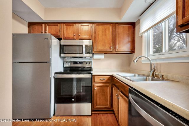 2036 Blue Lac Drive, Haslett, MI 48840