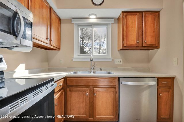 2036 Blue Lac Drive, Haslett, MI 48840