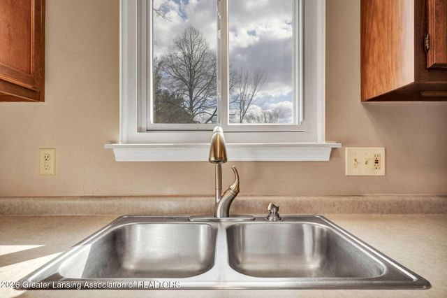 2036 Blue Lac Drive, Haslett, MI 48840