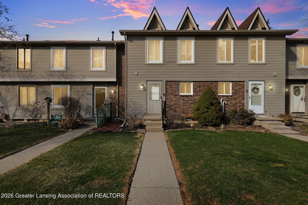 2036 Blue Lac Drive, Haslett, MI 48840