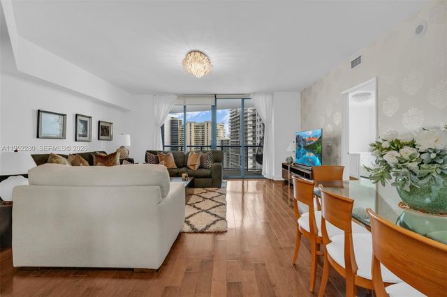 333 Las Olas Way 3006, Fort Lauderdale, FL 33301