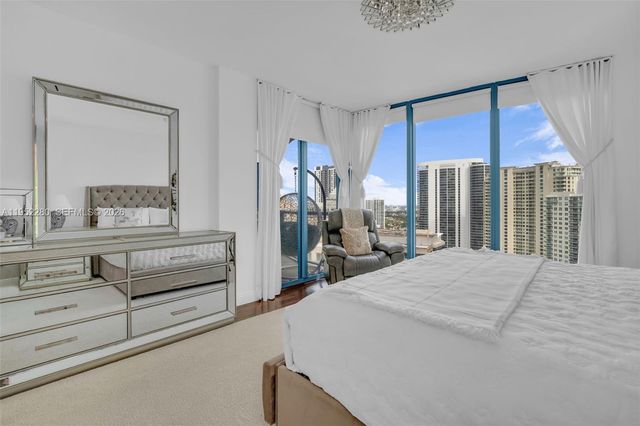 333 Las Olas Way 3006, Fort Lauderdale, FL 33301