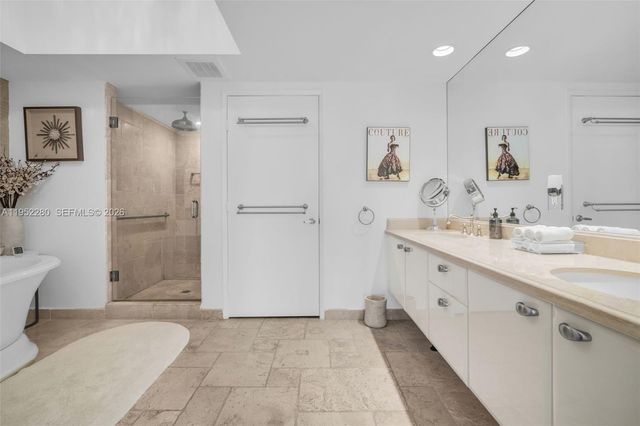 333 Las Olas Way 3006, Fort Lauderdale, FL 33301