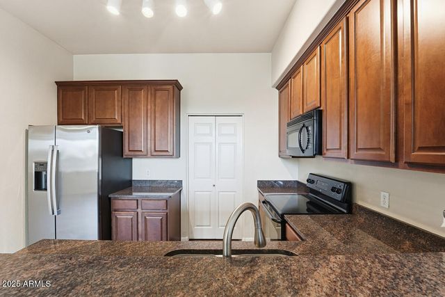 3330 S GILBERT Road 2003, Chandler, AZ 85286