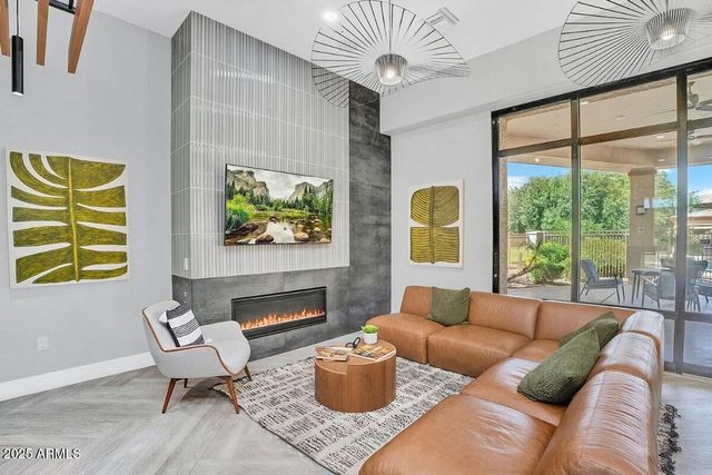 3330 S GILBERT Road 2003, Chandler, AZ 85286