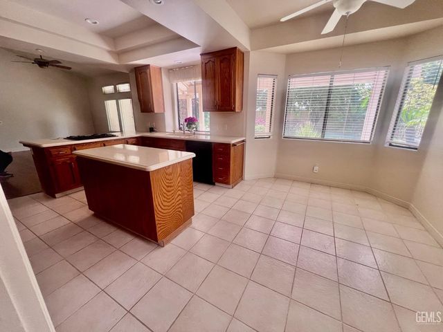 9101 Broad Oak Avenue, Bakersfield, CA 93311