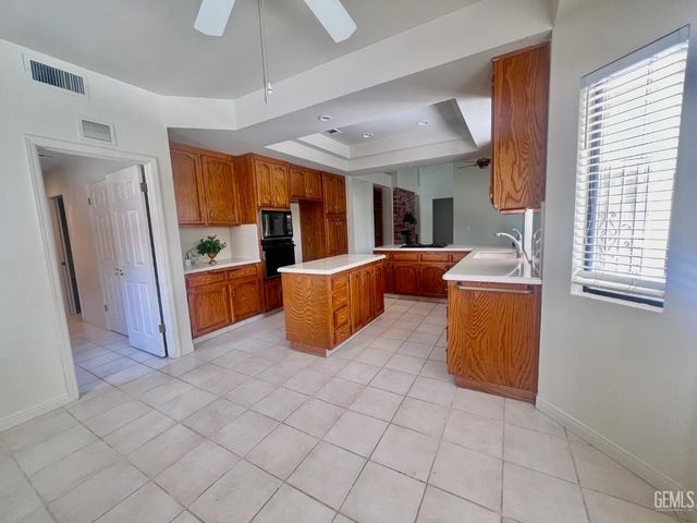 9101 Broad Oak Avenue, Bakersfield, CA 93311