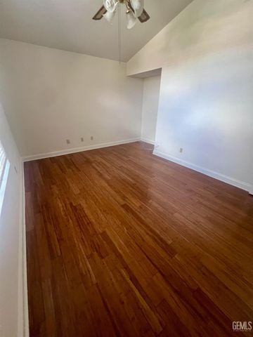 9101 Broad Oak Avenue, Bakersfield, CA 93311