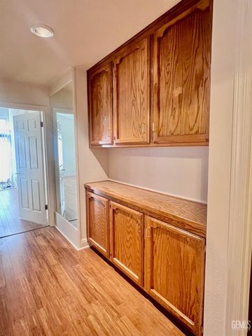 9101 Broad Oak Avenue, Bakersfield, CA 93311