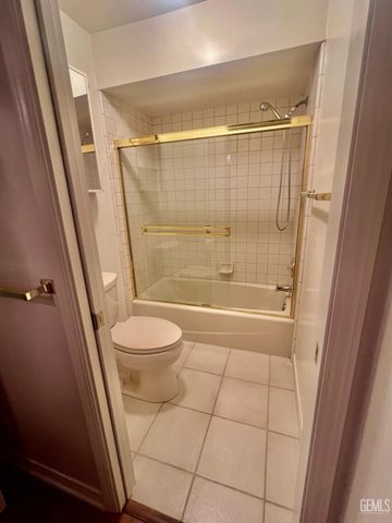 9101 Broad Oak Avenue, Bakersfield, CA 93311