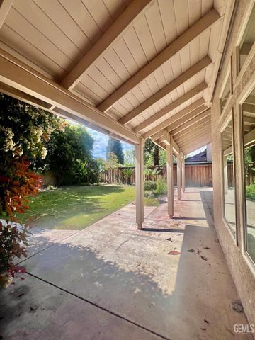 9101 Broad Oak Avenue, Bakersfield, CA 93311