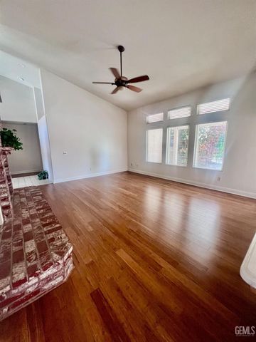 9101 Broad Oak Avenue, Bakersfield, CA 93311