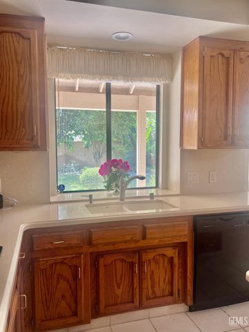 9101 Broad Oak Avenue, Bakersfield, CA 93311