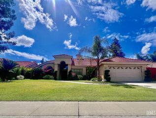 9101 Broad Oak Avenue, Bakersfield, CA 93311