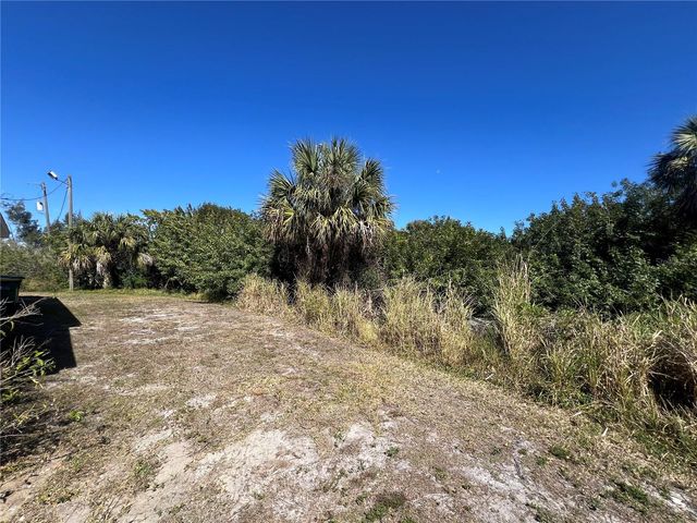 2615 MYRTLE AVENUE, Punta Gorda, FL 33950