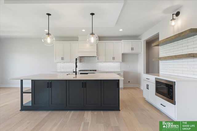 22118 Hampton Drive, Gretna, NE 68028