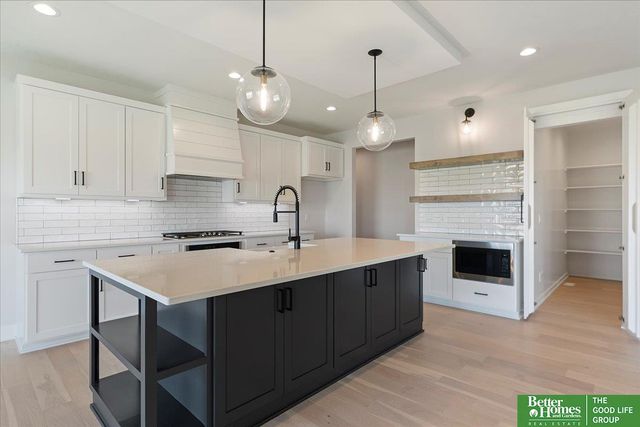 22118 Hampton Drive, Gretna, NE 68028