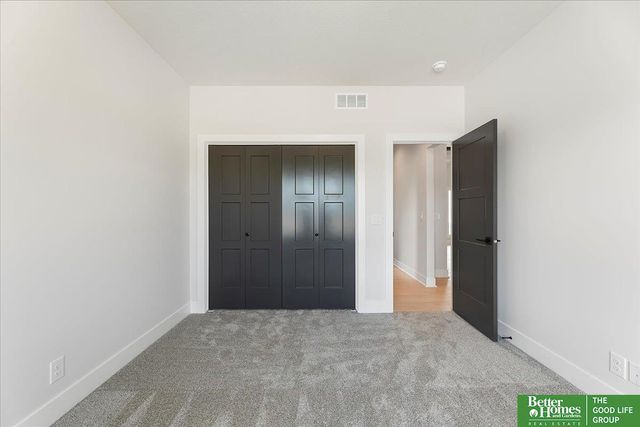 22118 Hampton Drive, Gretna, NE 68028