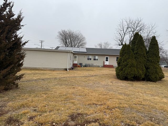 319 N Fourth Street, Neponset, IL 61345