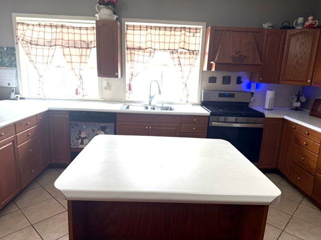 319 N Fourth Street, Neponset, IL 61345